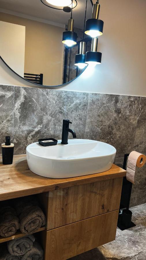 Cozy Haven Apartment Sibiu Bagian luar foto